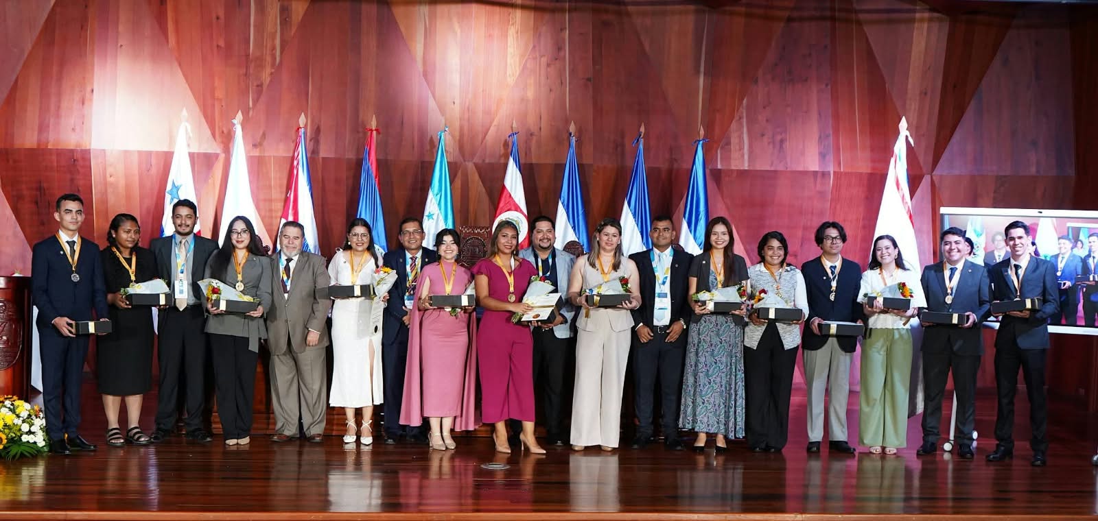 Ceremonia de entrega — XX Premio Regional a la Excelencia Académica 2025 — imagen 1